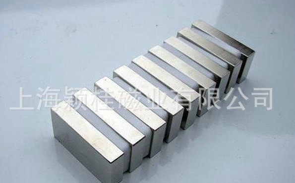 強(qiáng)力磁鐵?的吸引力，讓你我?連?，緊密相連！