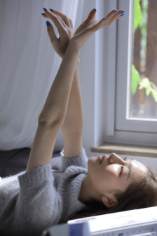 丝袜高跟麻麻在我跨下承欢